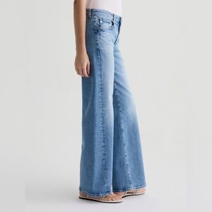 NWT AG Adriano Goldschmied Adria Low Rise Twisted Wide Leg in Helios 
Size 26